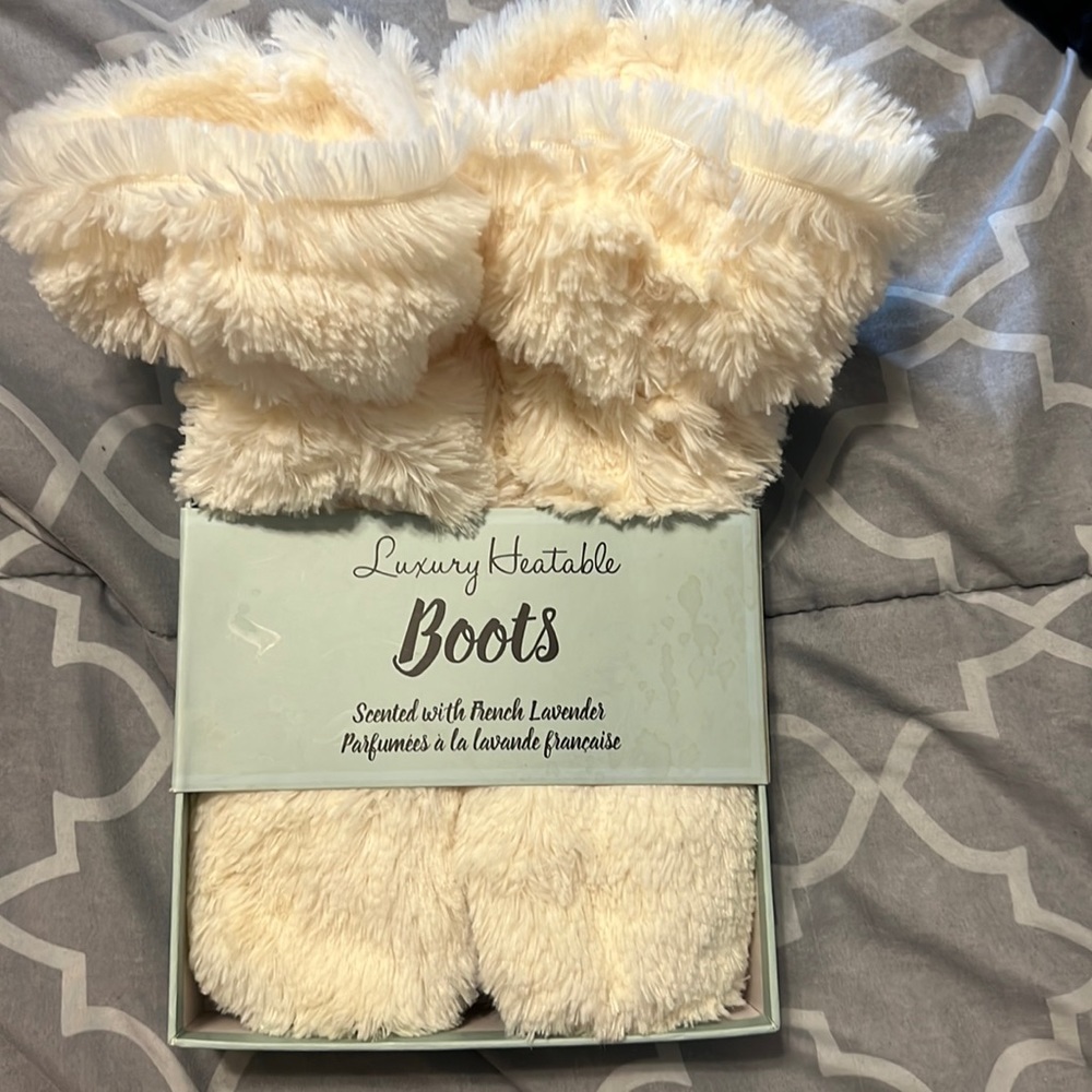 Heatable boots